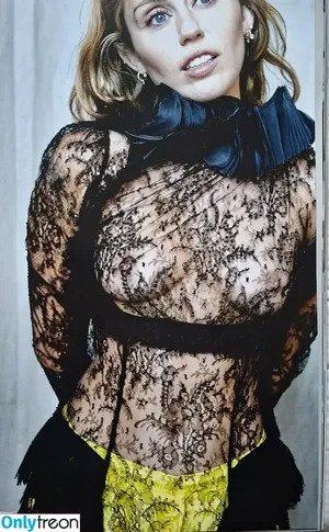 Miley Cyrus / MileyCyrus nude photo #5777