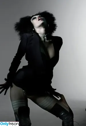 Miley Cyrus / MileyCyrus nude photo #5809