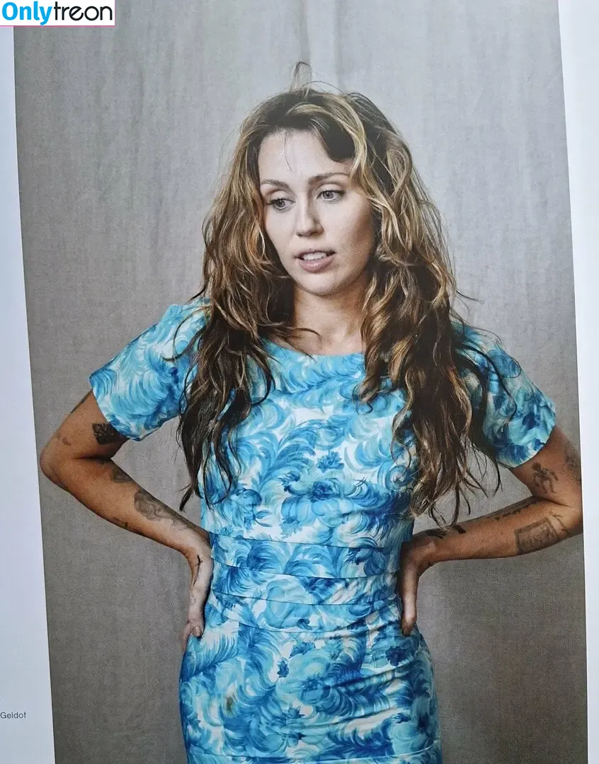 Miley Cyrus голая photo #5747 (MileyCyrus)