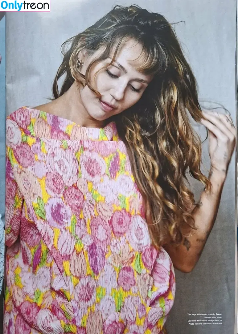 Miley Cyrus голая photo #5748 (MileyCyrus)