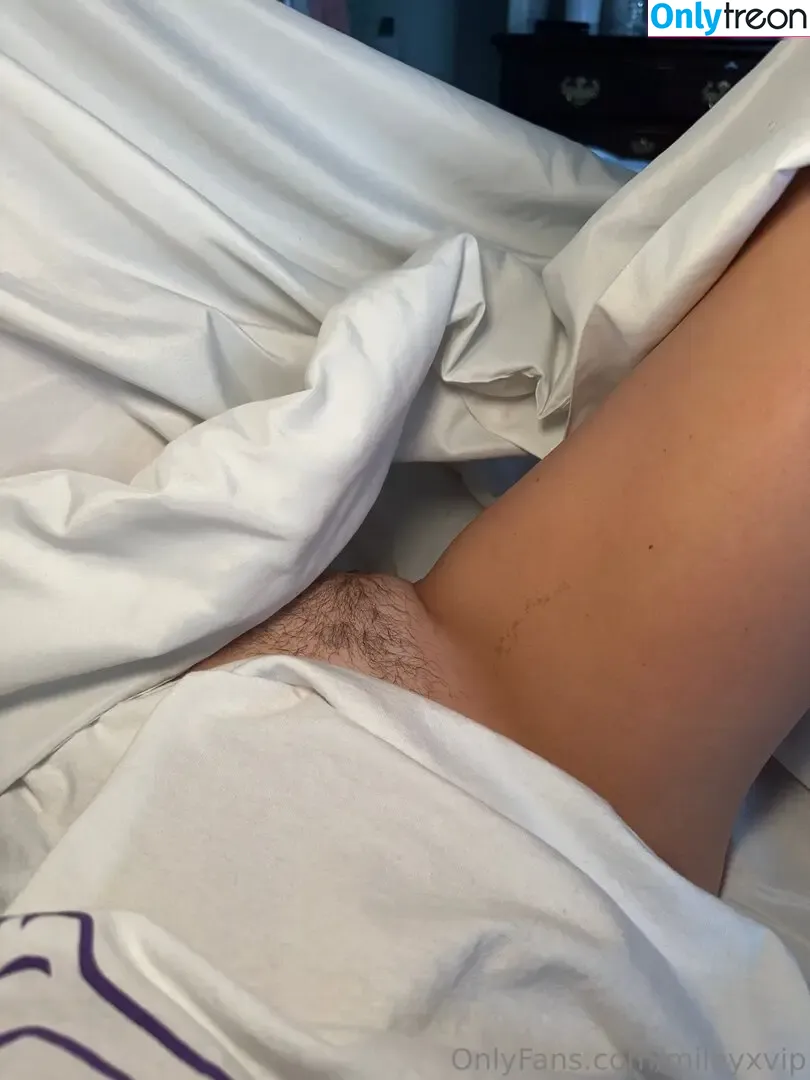 Miley nude photo #0092 (Miley)