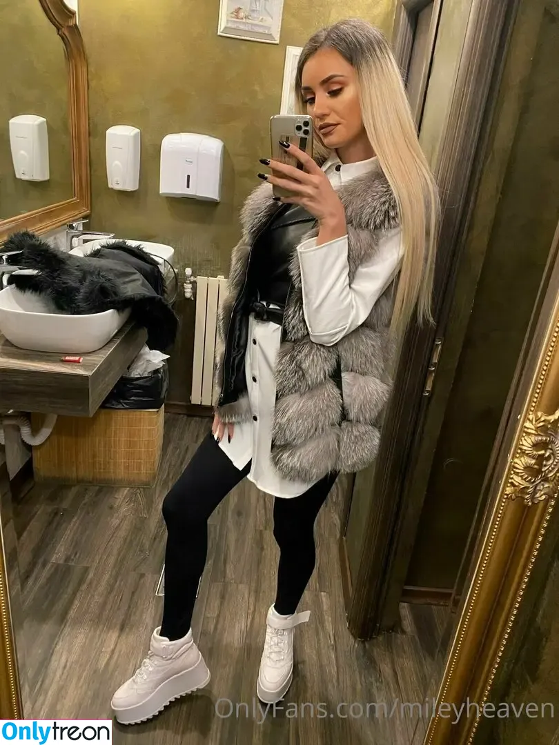mileyxheavenx nude photo #0002 (mileyheavenn)