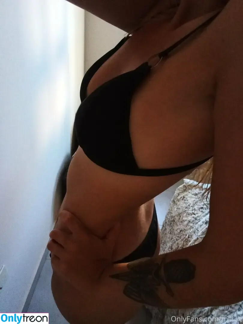 mili_xc nude photo #0004 (meli_xc)