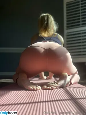 milky_hon3y / milkyhoneyyxoxo nude photo #0207