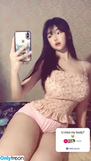 Milkyyohmilca nude photo #0001
