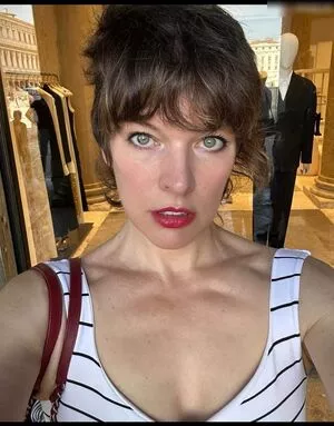 Milla Jovovich / MillaJovovich nude photo #0286