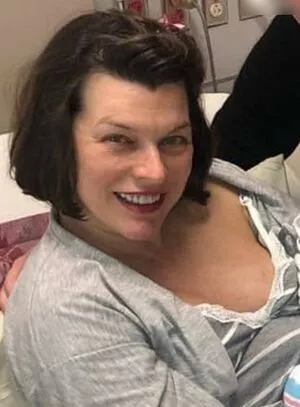 Milla Jovovich / MillaJovovich nude photo #0287