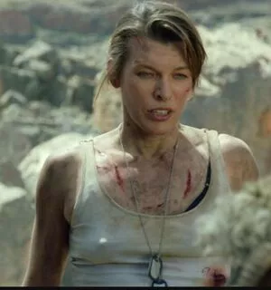 Milla Jovovich / MillaJovovich nude photo #0370