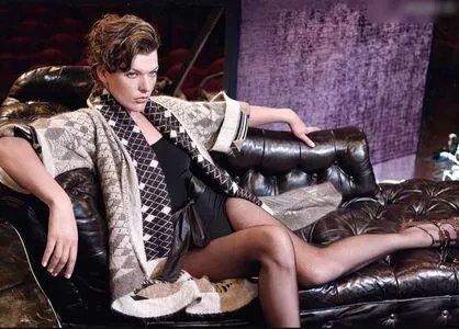 Milla Jovovich / MillaJovovich фото голая #0417