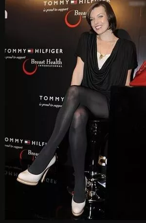 Milla Jovovich / MillaJovovich фото голая #0424