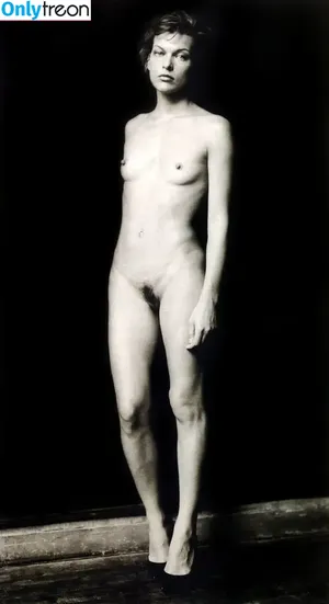 Milla Jovovich / MillaJovovich nude photo #0623