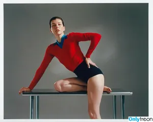 Milla Jovovich / MillaJovovich nude photo #0639
