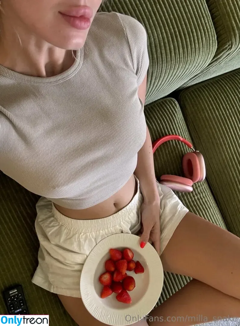 milla_snake nude photo #0097 (milla_snake)