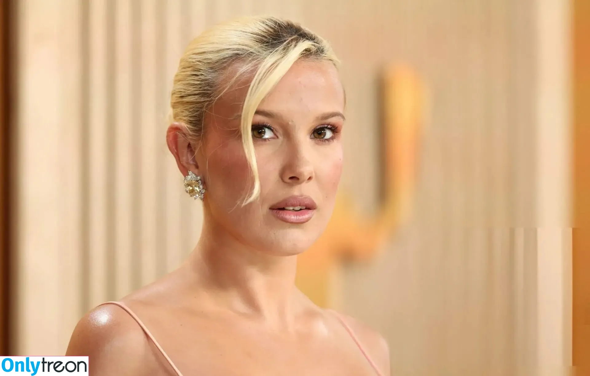 Millie Bobby Brown nude photo #4091 (milliebobbybrown)