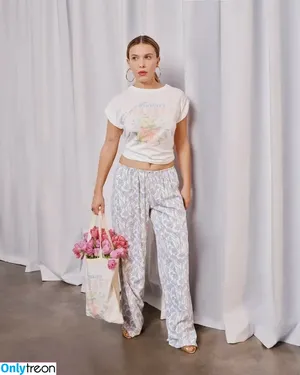 Millie Bobby Brown / milliebobbybrown nude photo #5392