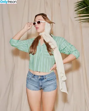 Millie Bobby Brown / milliebobbybrown фото голая #5486