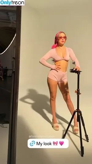Millie Bobby Brown / milliebobbybrown фото голая #5496