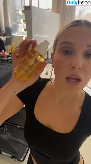 Millie Bobby Brown / milliebobbybrown nude photo #5574