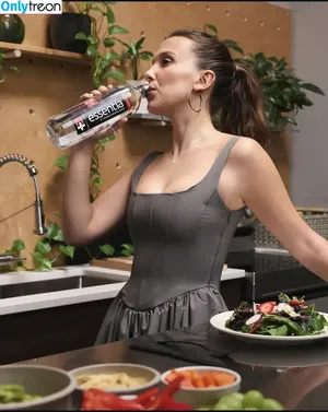 Millie Bobby Brown / milliebobbybrown nude photo #5628