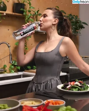 Millie Bobby Brown / milliebobbybrown nude photo #5630