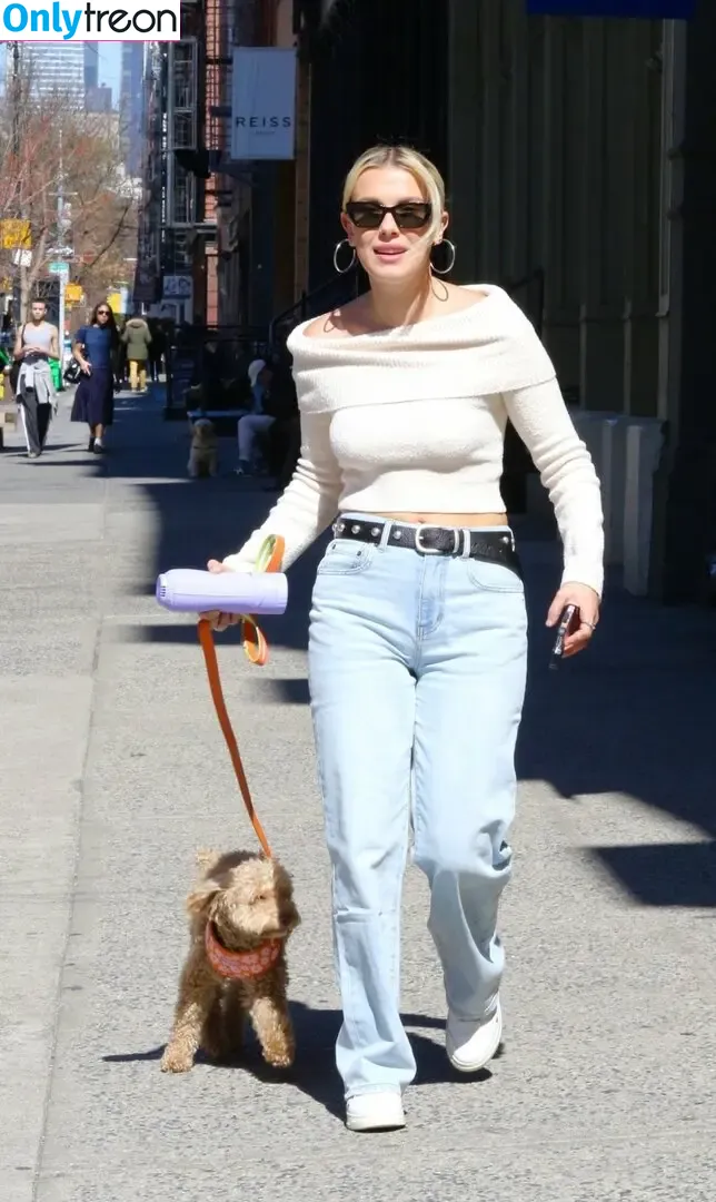 Millie Bobby Brown голая photo #5207 (milliebobbybrown)