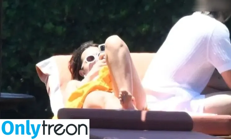 Millie Bobby Brown nude photo #5242 (milliebobbybrown)
