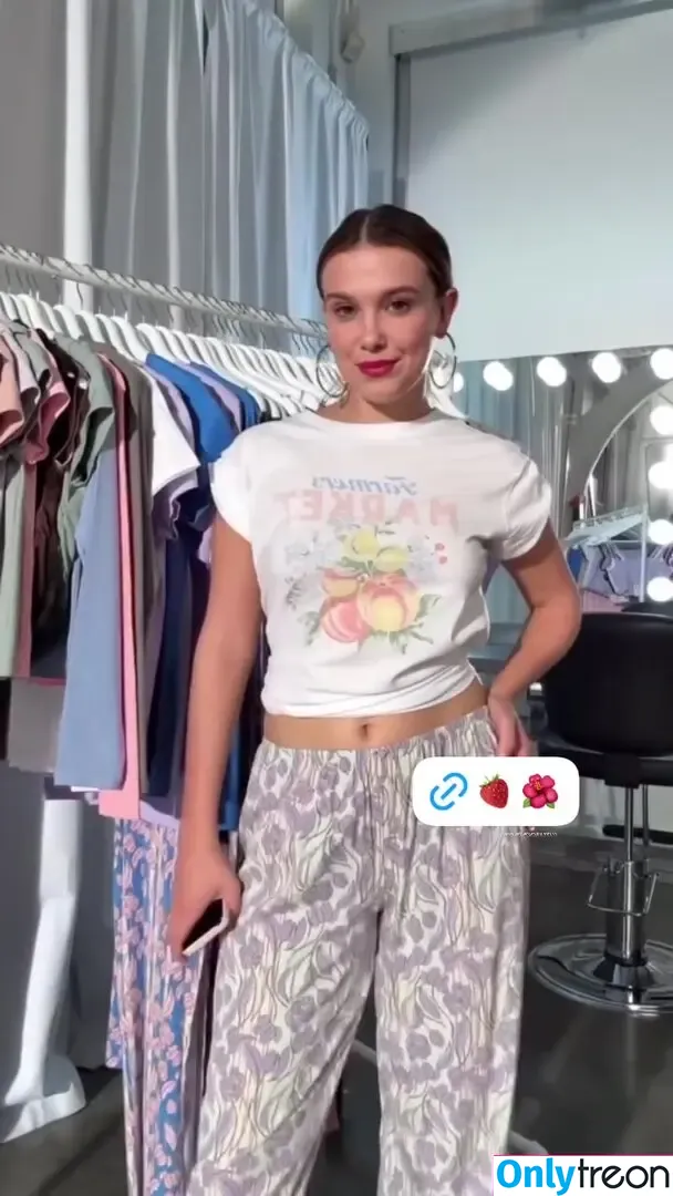 Millie Bobby Brown голая photo #5398 (milliebobbybrown)