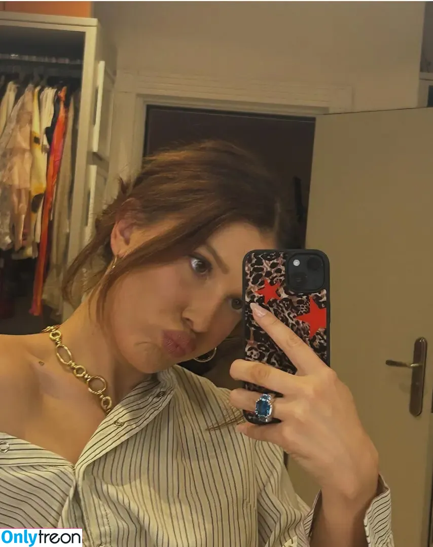 Millie Bobby Brown nude photo #5657 (milliebobbybrown)