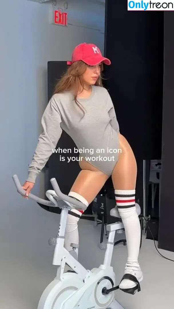 Millie Bobby Brown голая photo #5810 (milliebobbybrown)