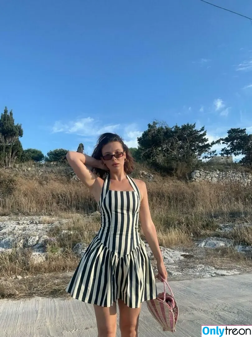 Millie Bobby Brown nude photo #5814 (milliebobbybrown)