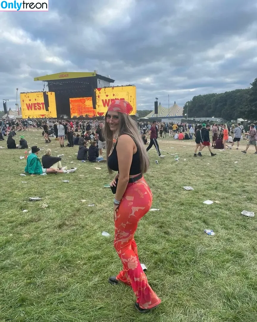 Millie C nude photo #0010 (millie.c / mmillicent)