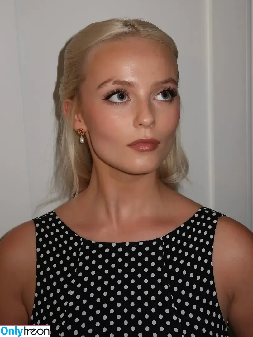 Millie Gibson nude photo #0330 (milliegibbo)