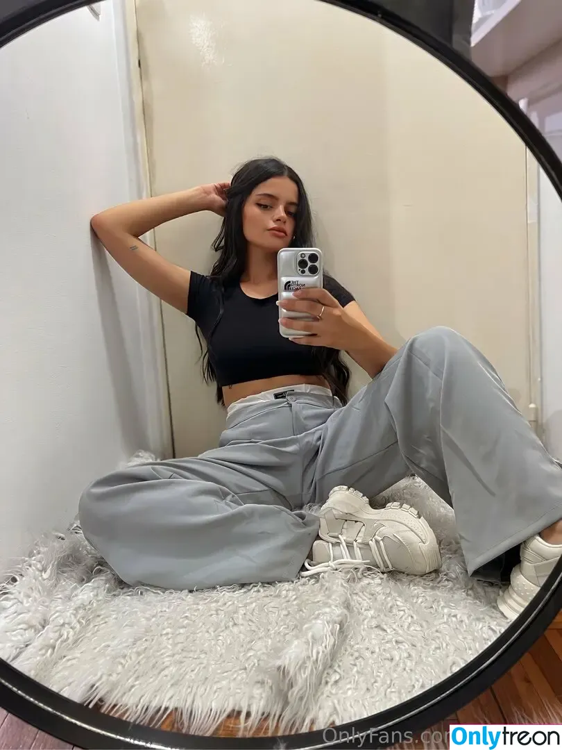 Millie_Mi голая photo #0017 (millie_mi_)
