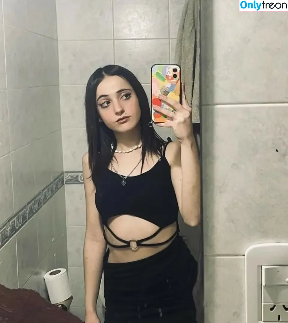 milliexo голая photo #0001 (Millie Ross)