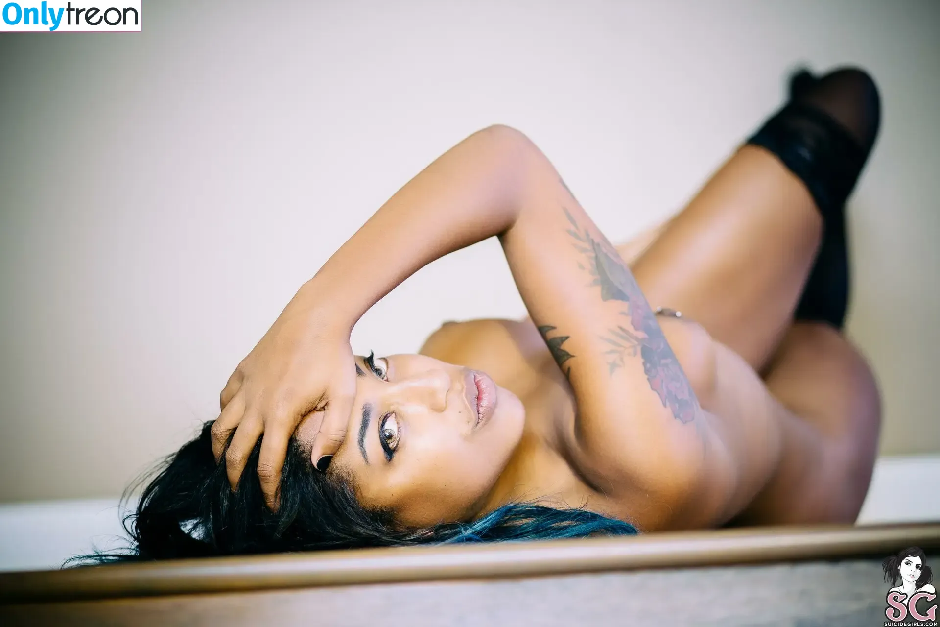 Milloux голая photo #0655 (millouxsuicide)