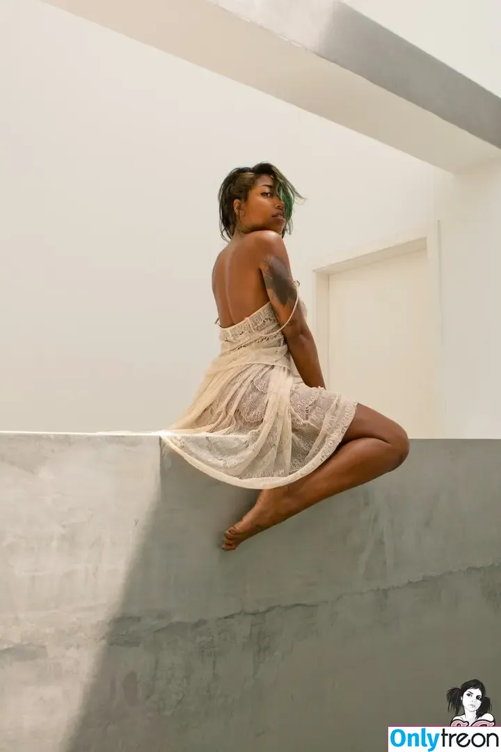 Milloux nude photo #0801 (millouxsuicide)