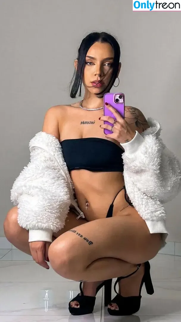 Milly Moura nude photo #0006 (Caah_medeiros / caah_mmouraa / milliedraco)