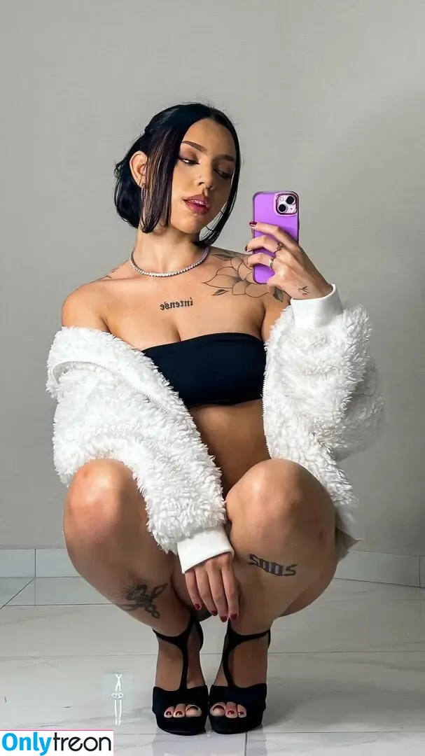 Milly Moura nude photo #0007 (Caah_medeiros / caah_mmouraa / milliedraco)