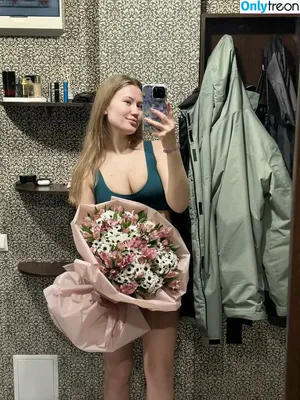 milyshka77 / MilPolnaLybvi / milkazzz / milli_00_77 фото голая #0047