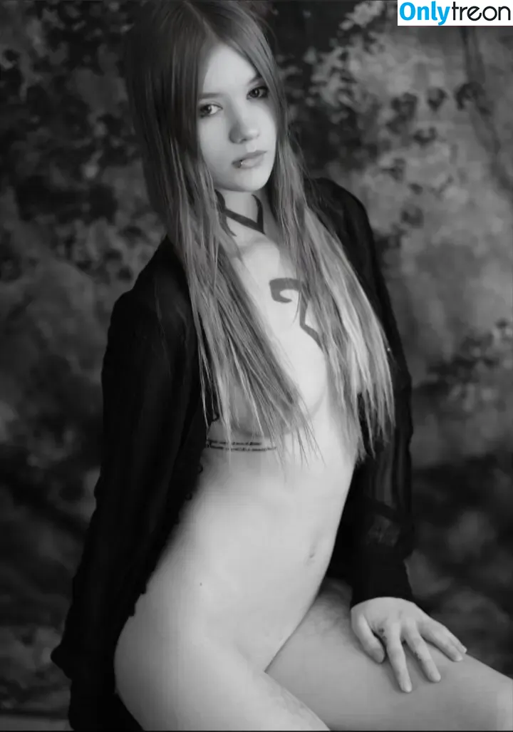 Mimisplace nude photo #0166 (mimiiyous... / mimisplaceofficial)