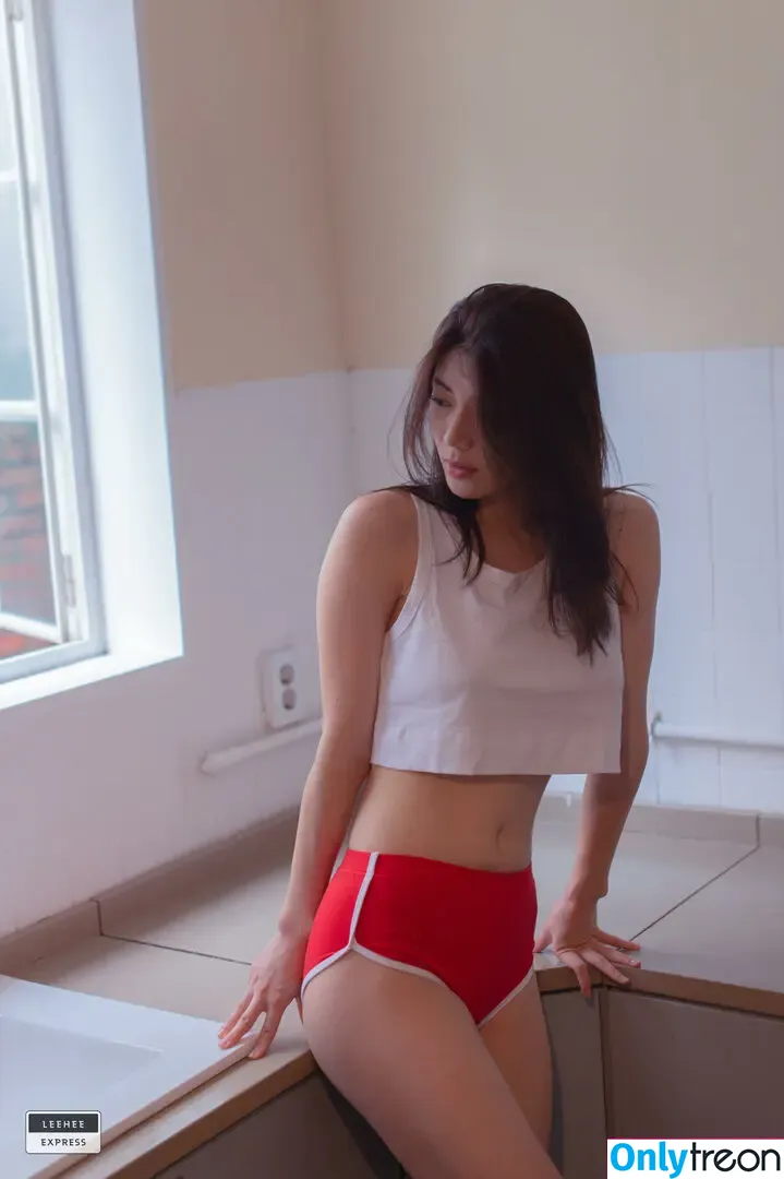 Min.E nude photo #0635 (93.sss)