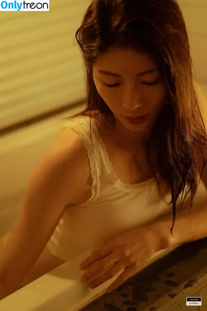 Min.E nude photo #0822 (93.sss)