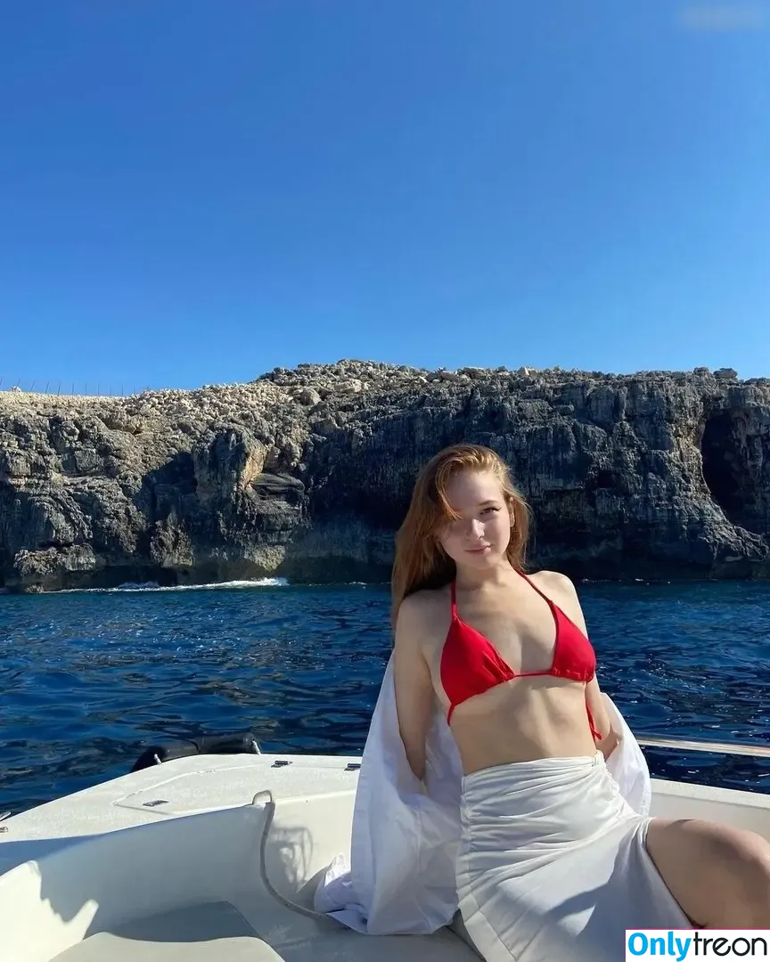 minaaselinaa nude photo #0010 (minaaselinaa)