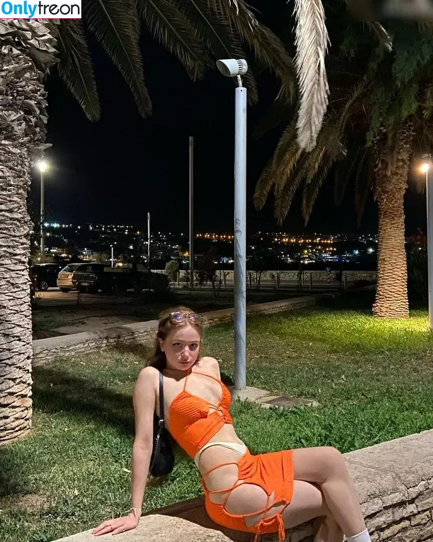 minaaselinaa nude photo #0033 (minaaselinaa)
