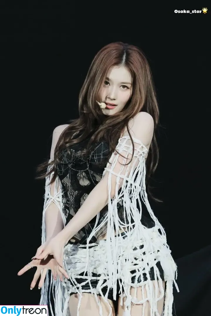 Minatozaki Sana nude photo #0056 (TWICE / m.by__sana)