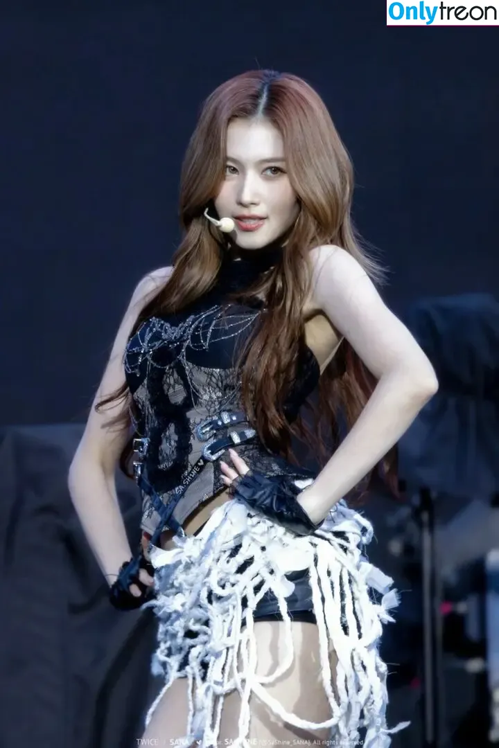 Minatozaki Sana nude photo #0071 (TWICE / m.by__sana)