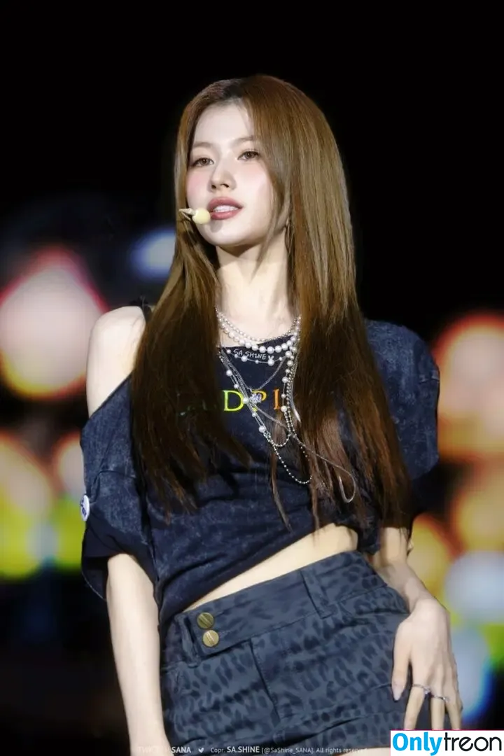 Minatozaki Sana nude photo #0073 (TWICE / m.by__sana)