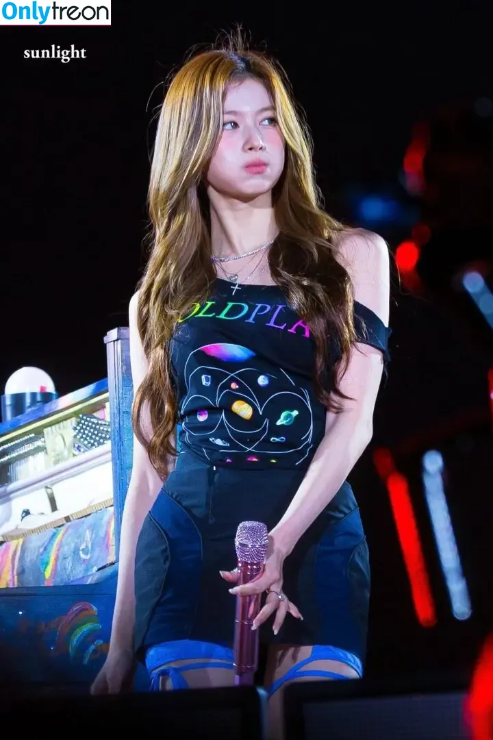 Minatozaki Sana голая photo #0088 (TWICE / m.by__sana)