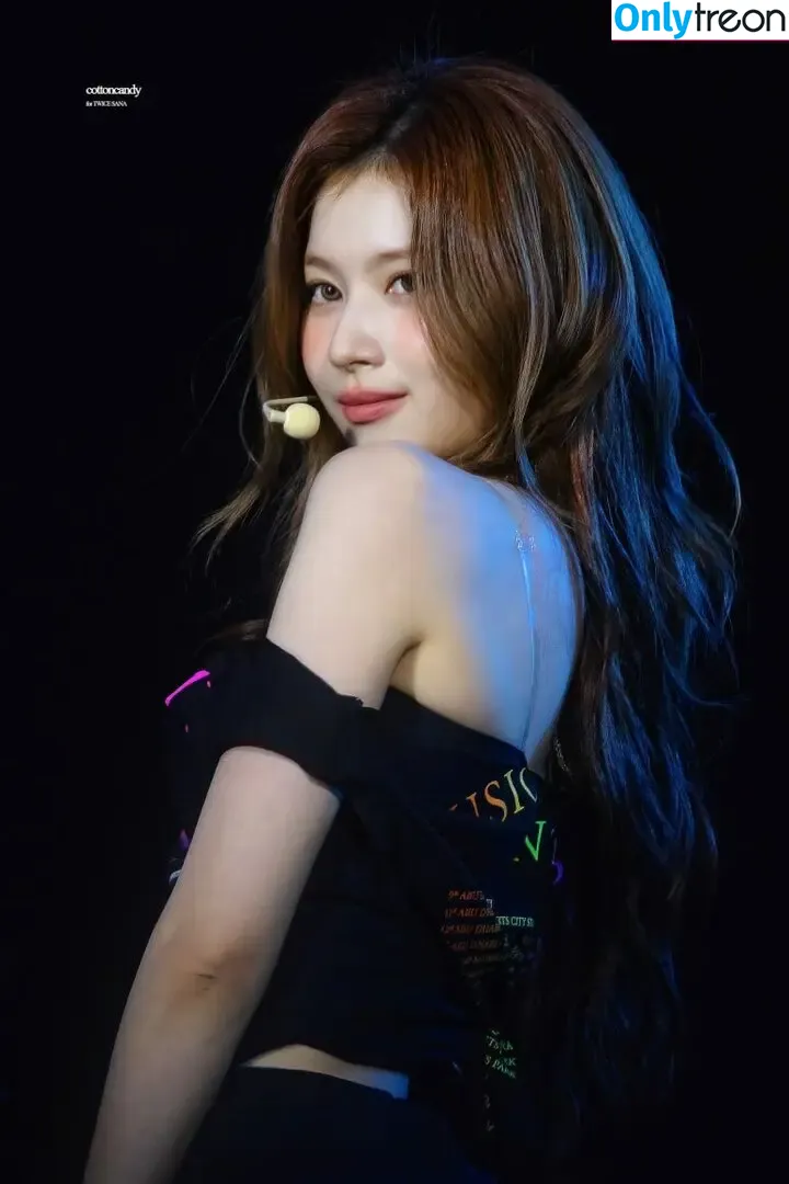 Minatozaki Sana nude photo #0091 (TWICE / m.by__sana)