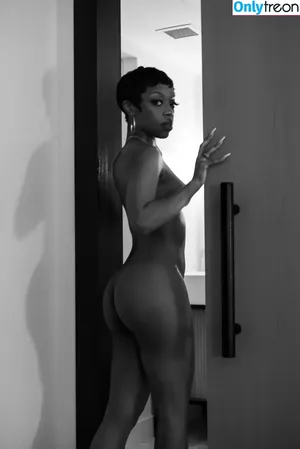 MindoftheUnkind / DAMNMAUX / Miss.Maux nude photo #0035